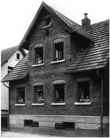 Elternhaus in Heidenheim um 1920